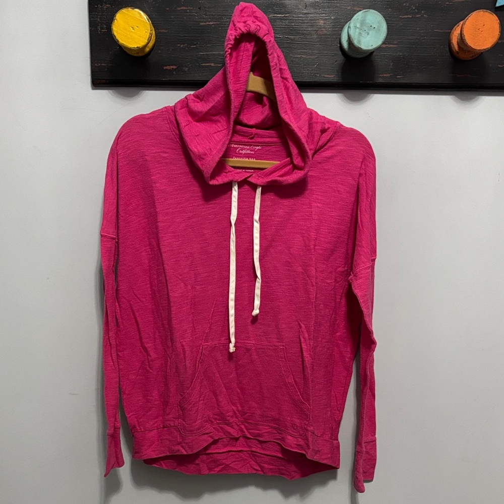 American Eagle Outfitters favorite tee Fuchsia Hoodie size medium
